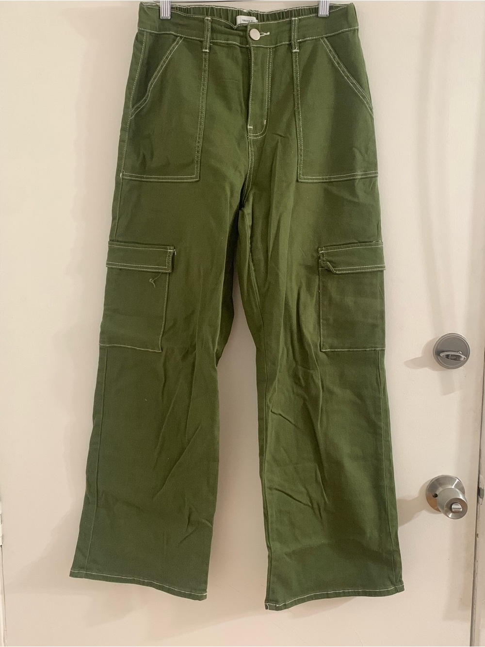 Women’s Forever 21 Olive Cargo Pants - Dark Olive Green